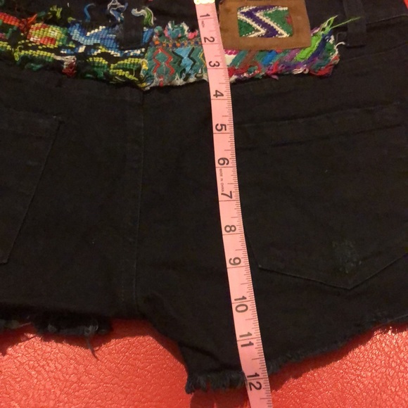 Jen’s Pirate Booty Raw Hemmed Embroidered Black Jean Low Rise Shorts - Picture 13 of 13